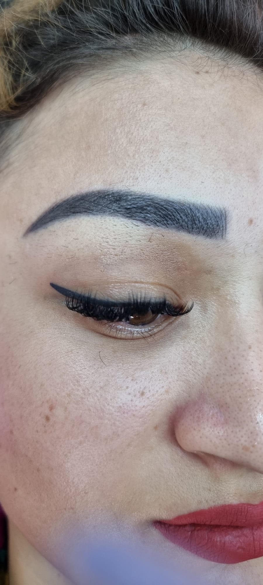 Microblading sonrası kaş görünümü